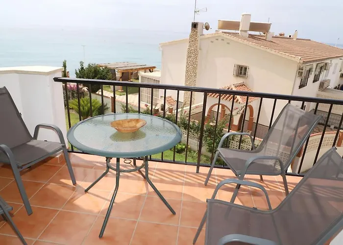 En Nerja. Primera Linea De Playa Apartment